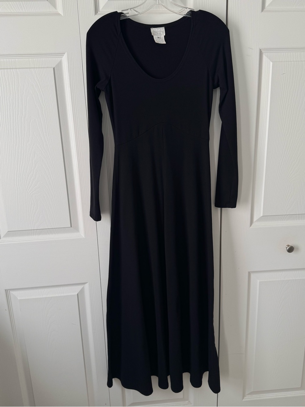 Black Long Sleeve Scoop Neck Maxi Dress